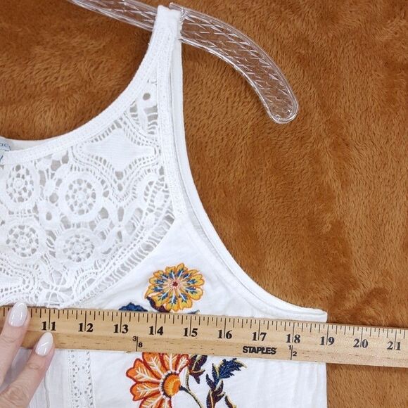 SUNDANCE Top Womens Medium White Pullover Sleeveless Tank Eyelet Embroidered - Picture 7 of 9